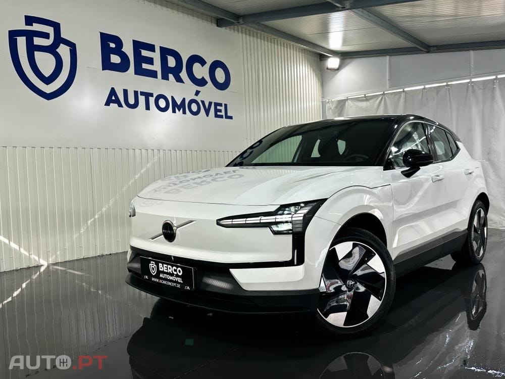 Volvo EX30 Single Motor Extended Range RWD Plus