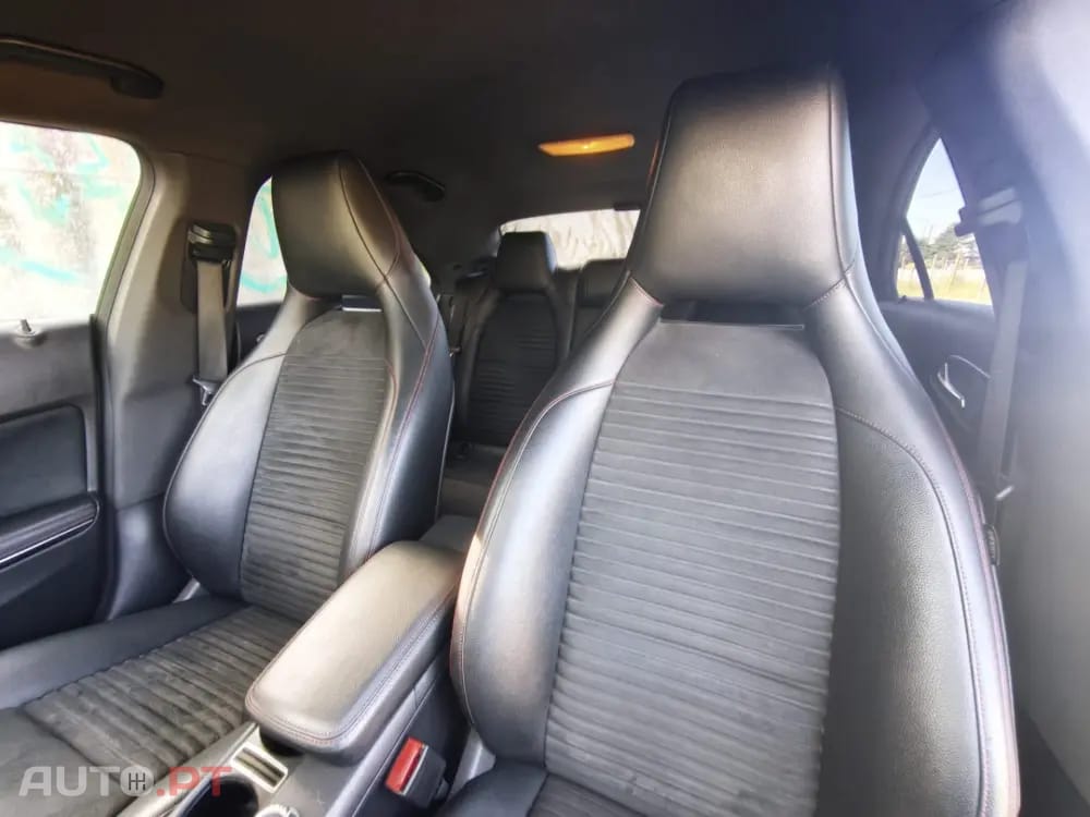 Mercedes-Benz CLA 200