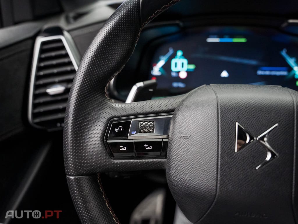 DS DS7 Crossback E-Tense Performance Line EAT8