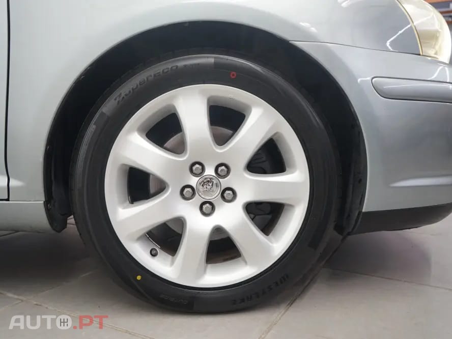 Toyota Avensis 2.0 D-4D Exclusive