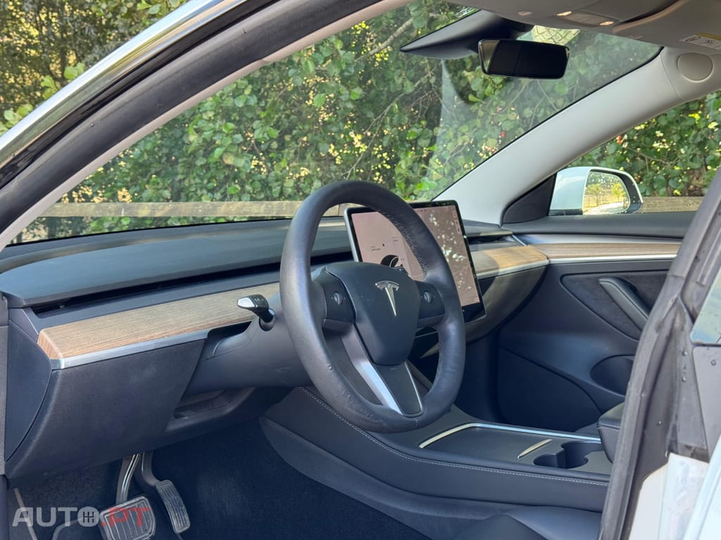 Tesla Model 3 Standard Range Plus RWD