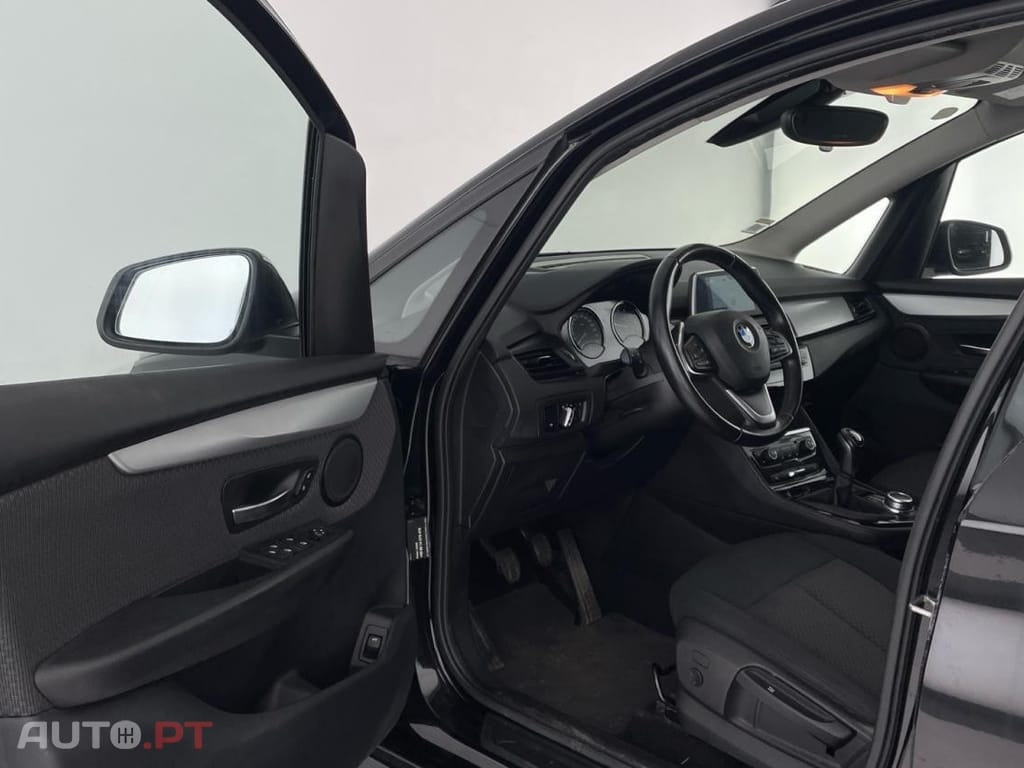 BMW 216 i 7L Advantage