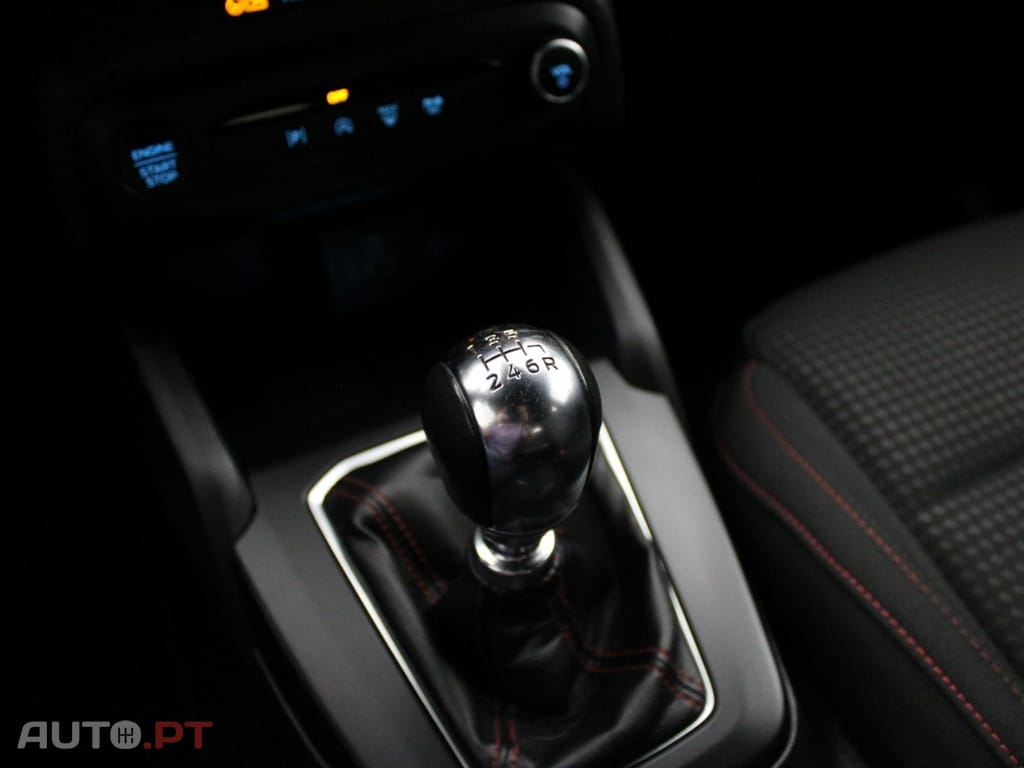 Ford Focus 1.0 ECOBOOST MHEV ST-LINE