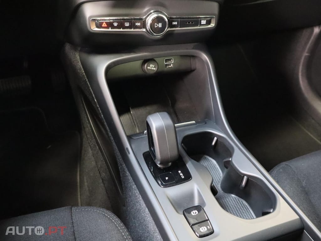 Volvo XC40 1.5 T4 Essential PG HYBRID