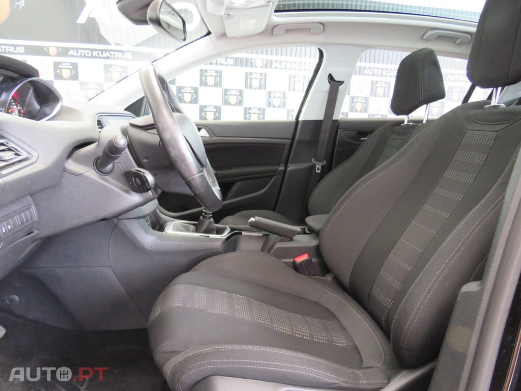Peugeot 308 1.6 HDI Panorâmico