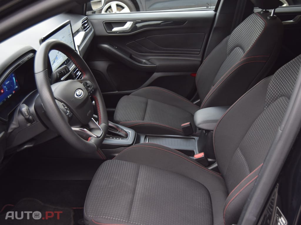 Ford Focus 1.0 EcoBoost MHEV ST-Line X Aut.
