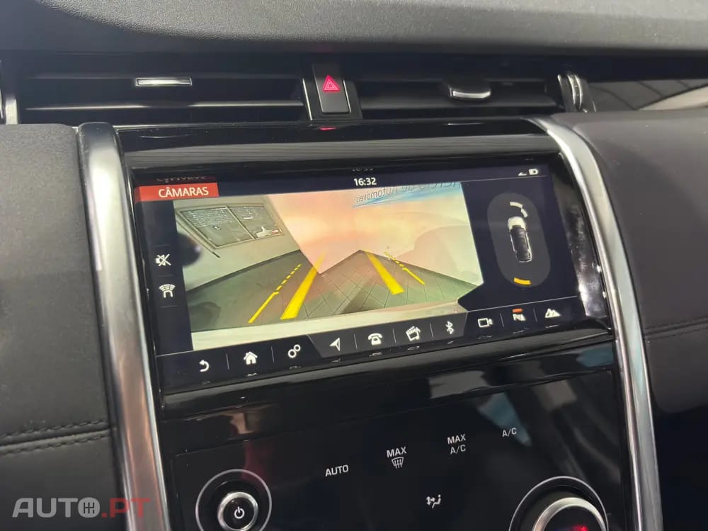 Land Rover Discovery Sport 1.5 I3 P300e AWD R-Dynamic SE