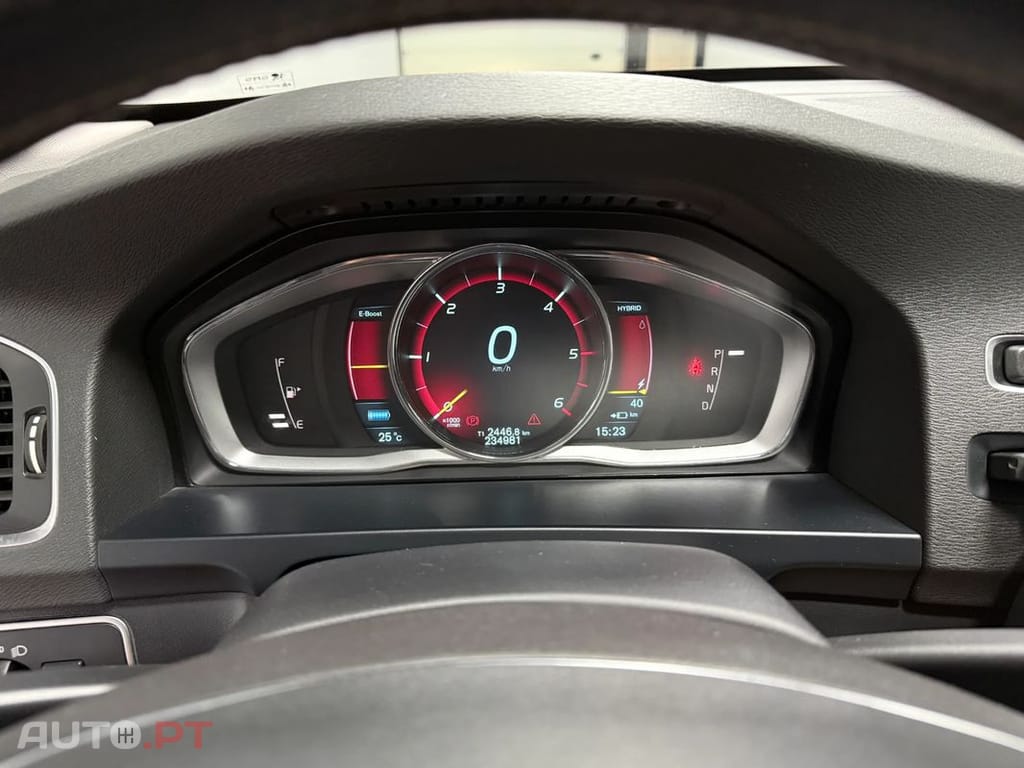 Volvo V60 D6 Plug-In-Hybrid AWD Geartronic Summum