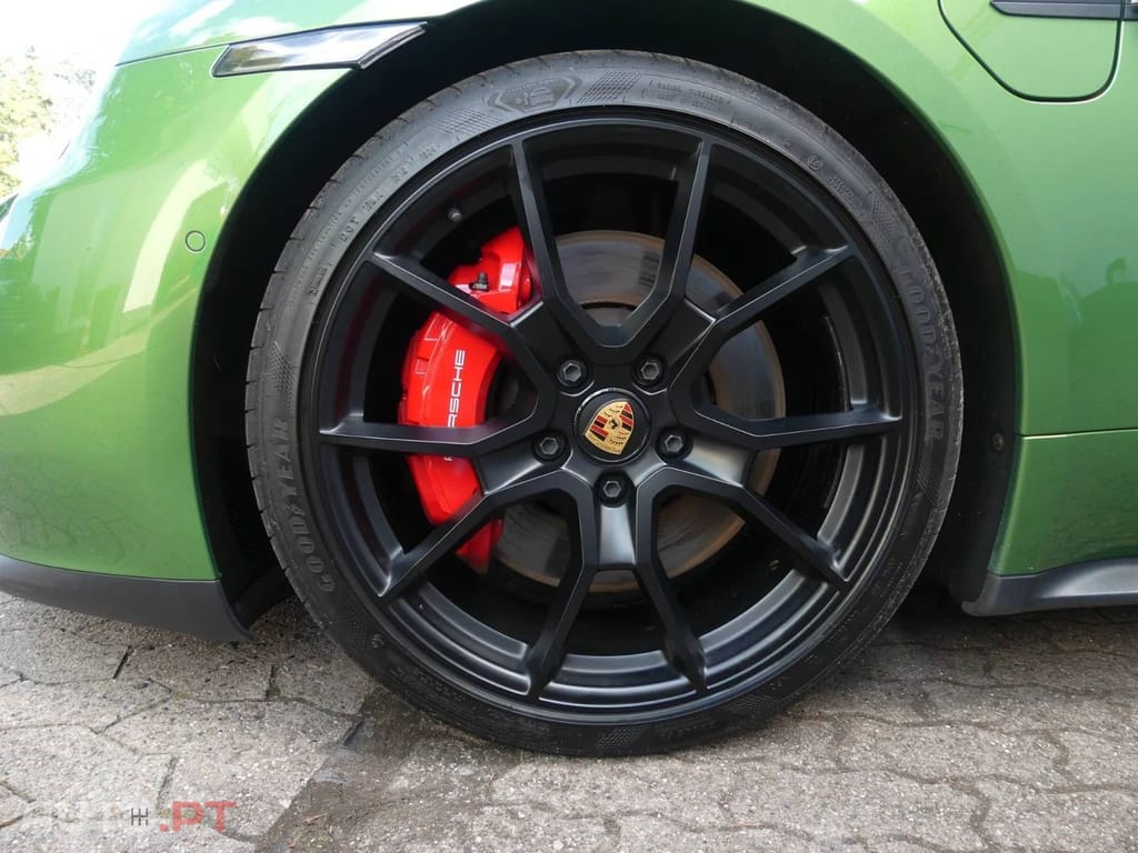 Porsche Taycan ST GTS