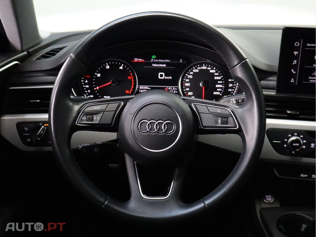 Audi A4 30 TDI S tronic Avant