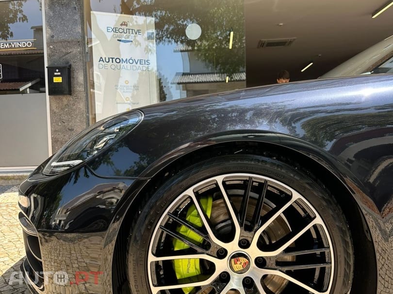 Porsche Panamera 4 E-Hybrid