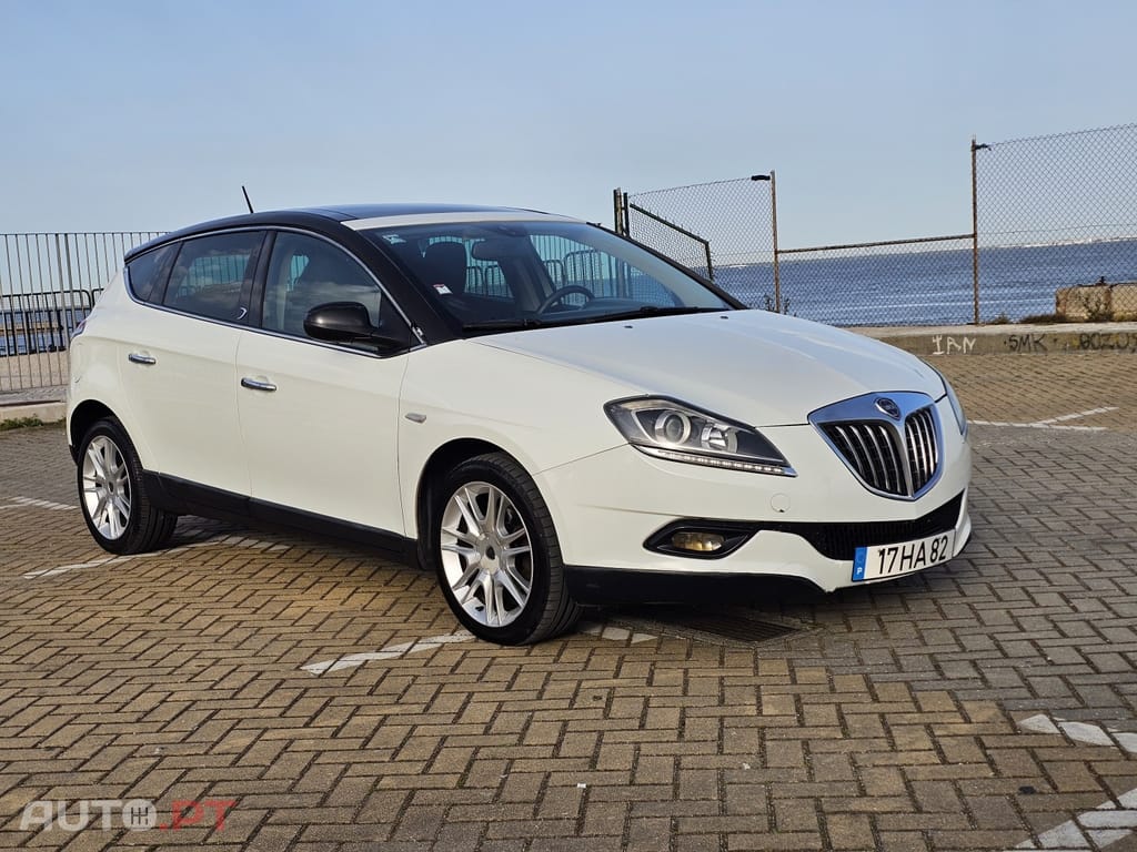 Lancia Delta 1.6 M-Jet Platino