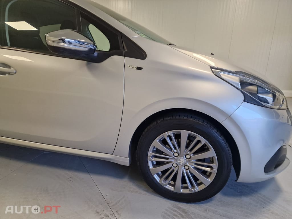 Peugeot 208 1.2 STYLE