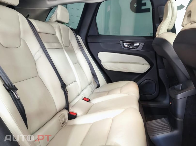 Volvo XC60 2.0 T8 PHEV Inscription Expression AWD