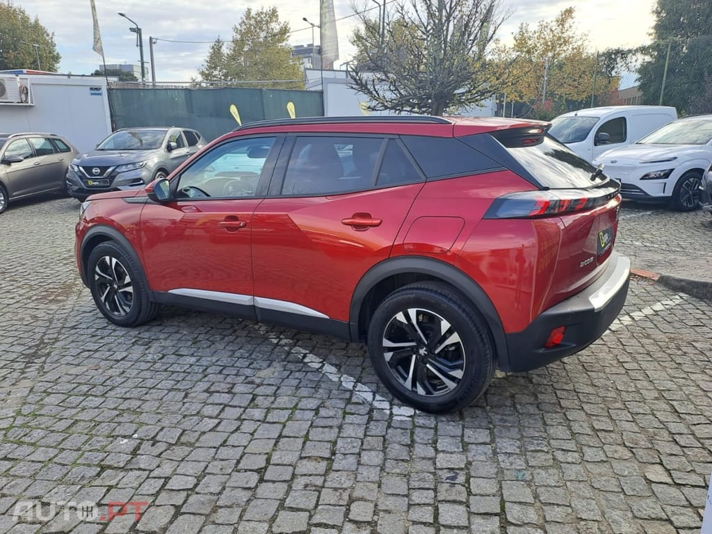 Peugeot 2008 PureTech 130 EAT8 GT