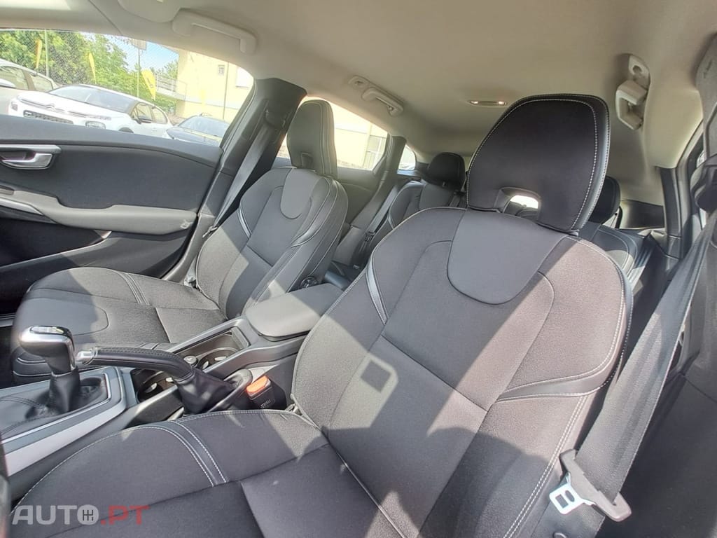 Volvo V40 2.0 D3 Momentum