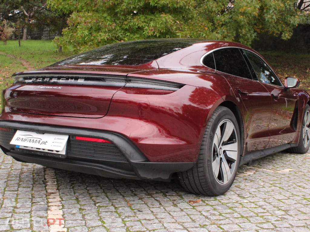 Porsche Taycan 4S