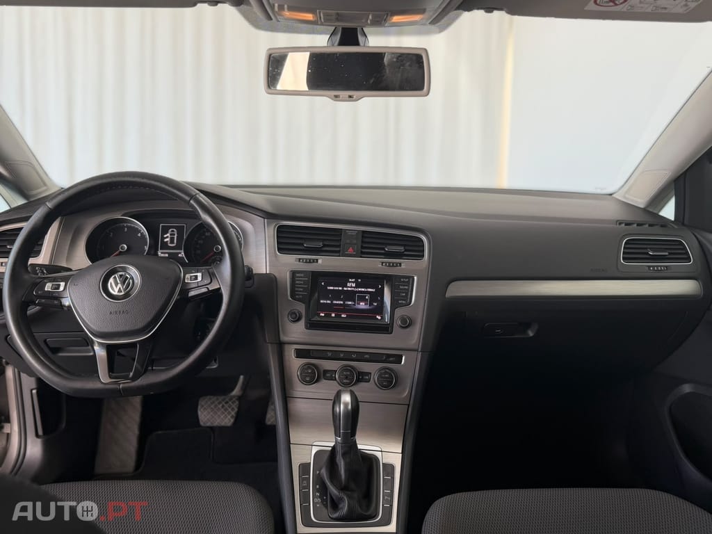 Volkswagen Golf 1.6 TDi Confortline DSG