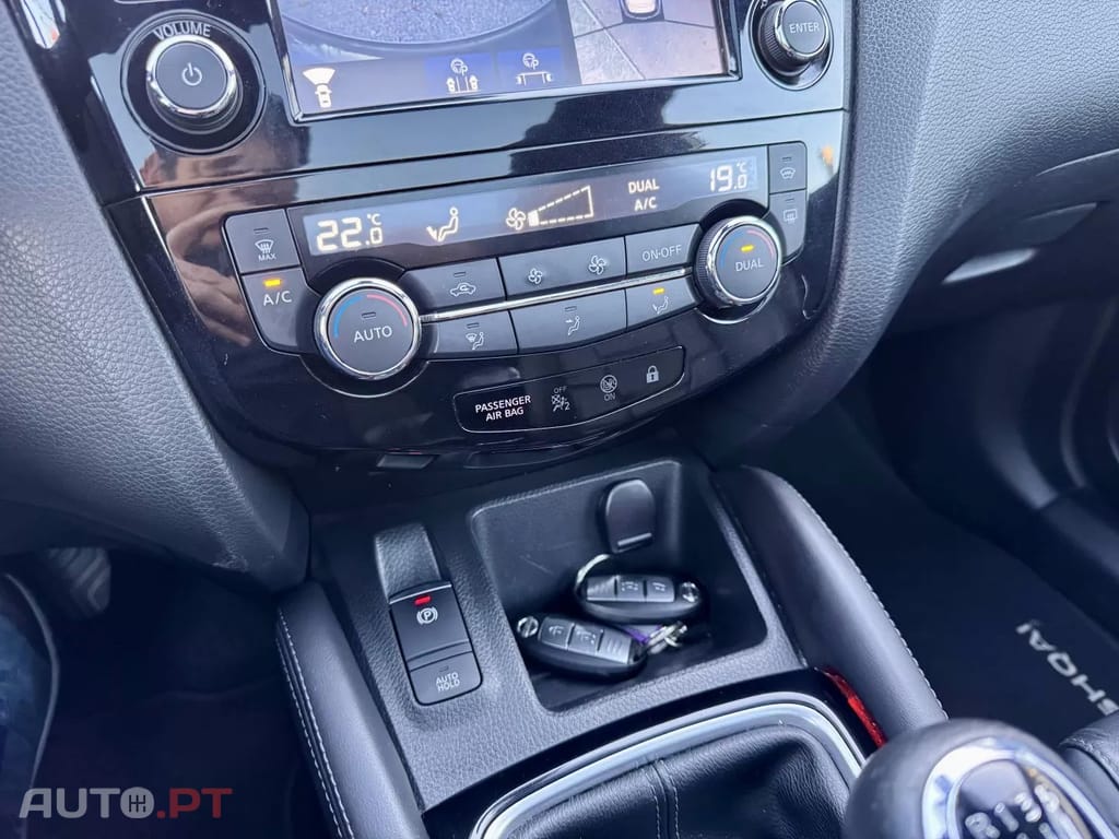 Nissan Qashqai 1.2 DIG-T Tekna Premium Bose