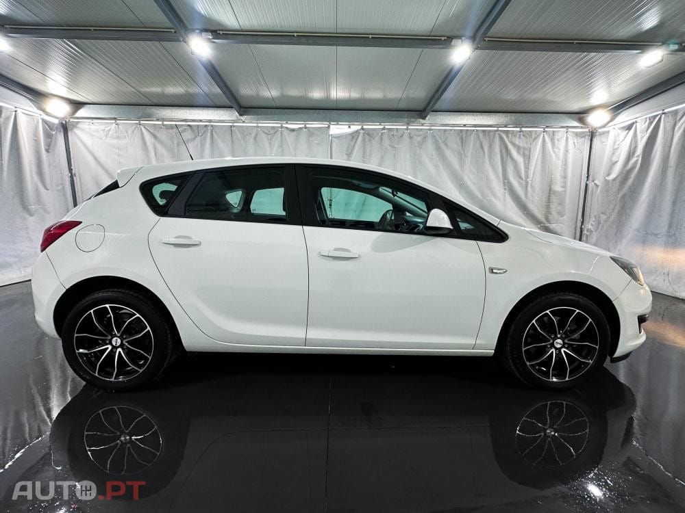 Opel Astra 1.6 CDTI Cosmo S/S J18