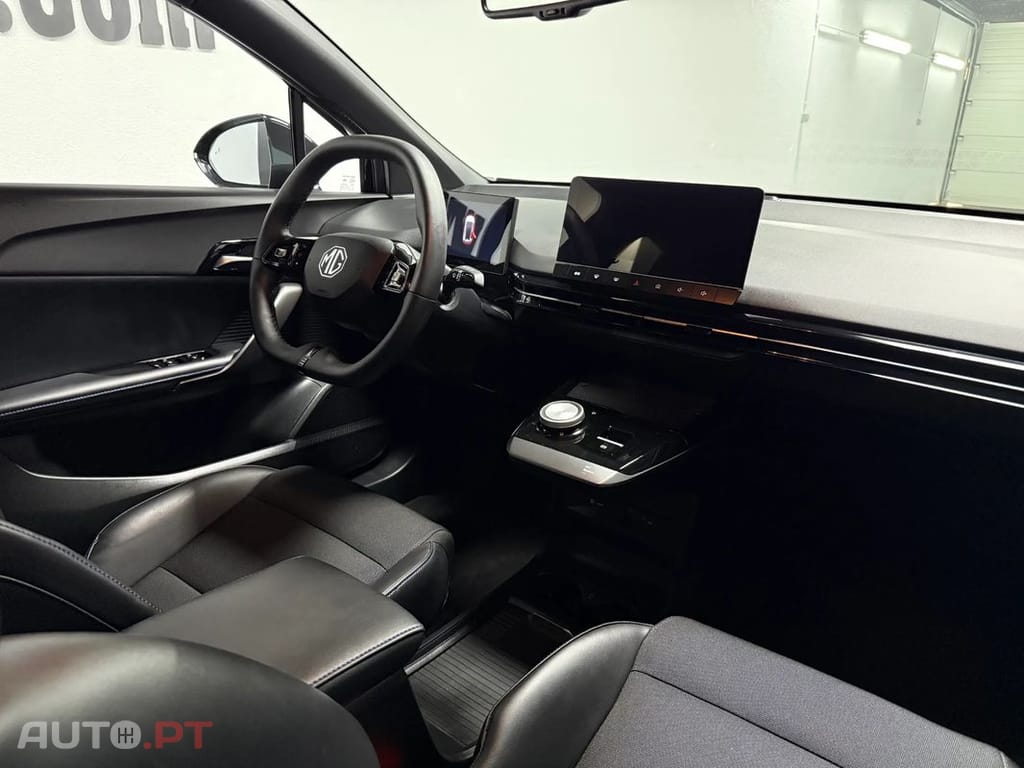 MG MG4 64 kWh Luxury