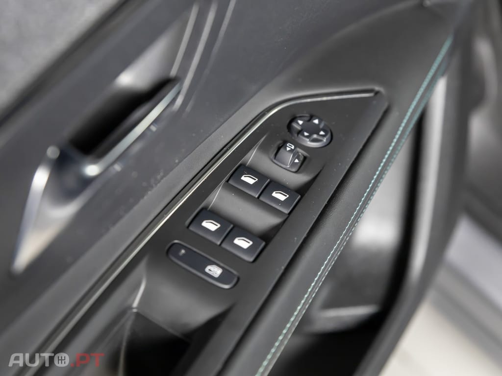 Peugeot 3008 1.6 Hybrid Allure Pack e-EAT8