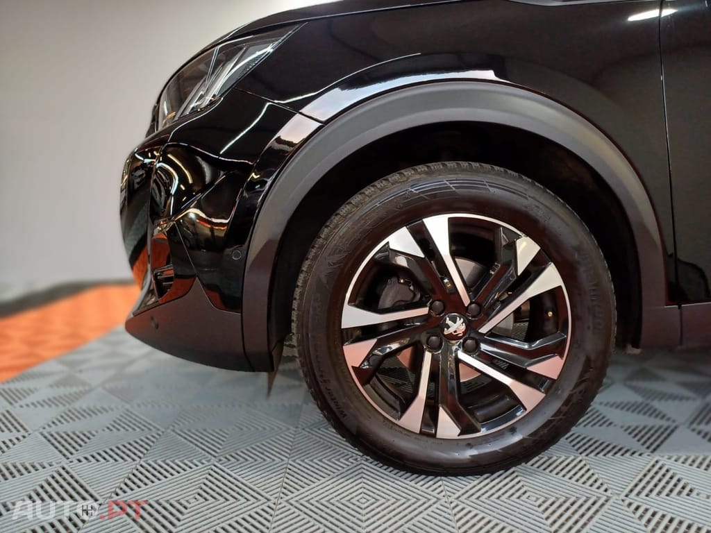 Peugeot 2008 1.2 PureTech GT EAT8