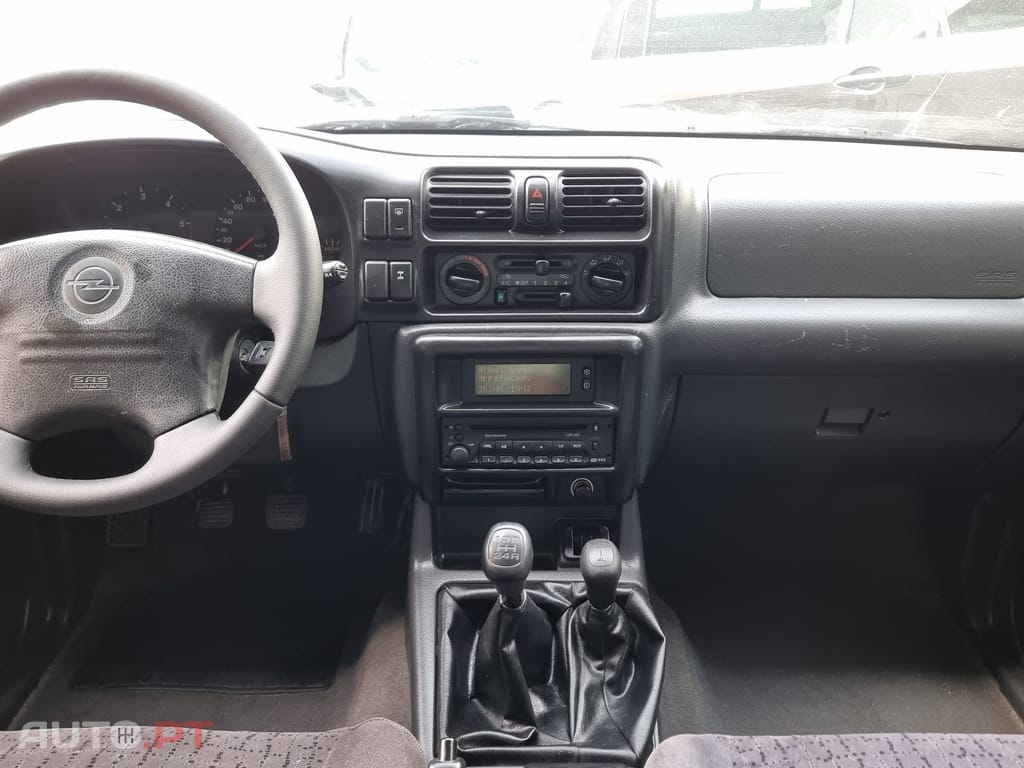 Opel Frontera 2.2 DTi Sport