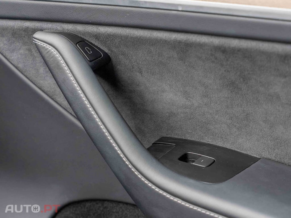 Tesla Model Y Long Range Dual Motor AWD