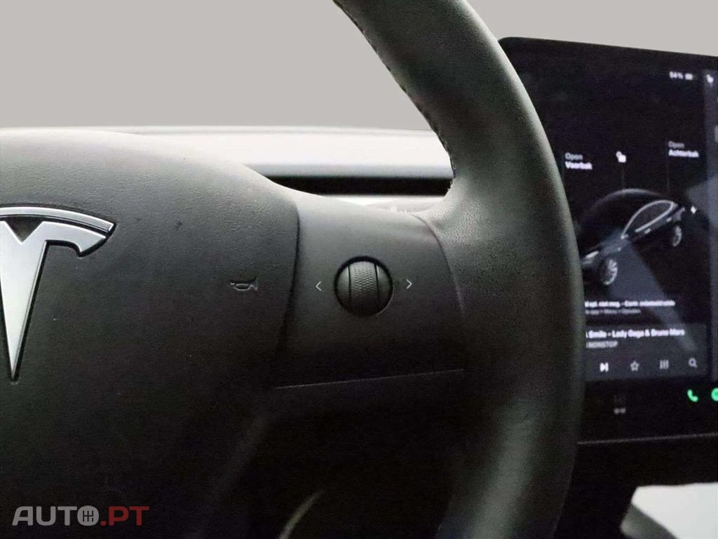 Tesla Model 3 Standard RWD Plus AUTOPILOT