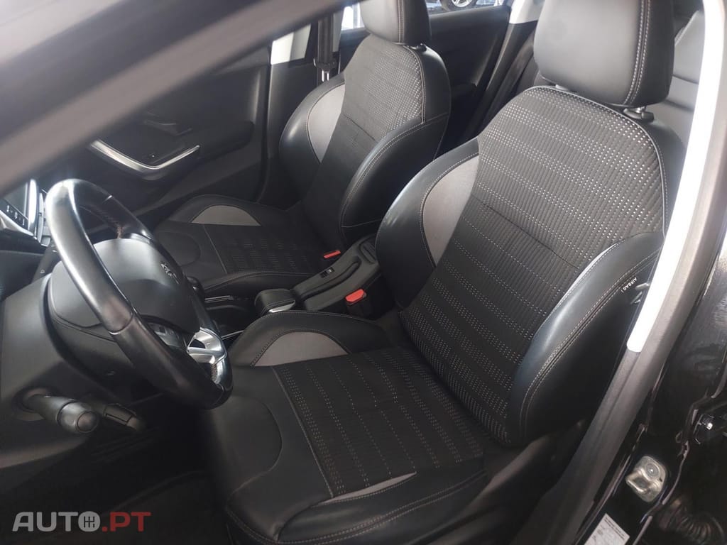 Peugeot 2008 1.2 PureTech Allure