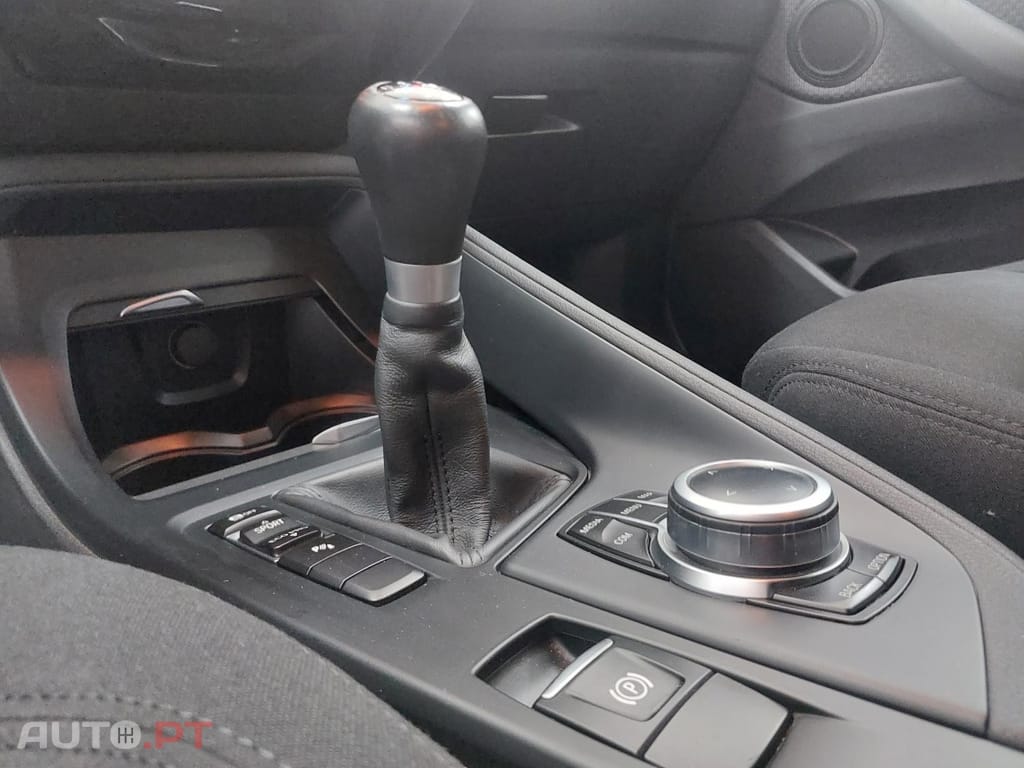 BMW X1 18 i sDrive Advantage