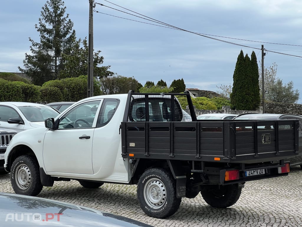 Mitsubishi L200 2.5 DI-D Club Intense 3L 4WD