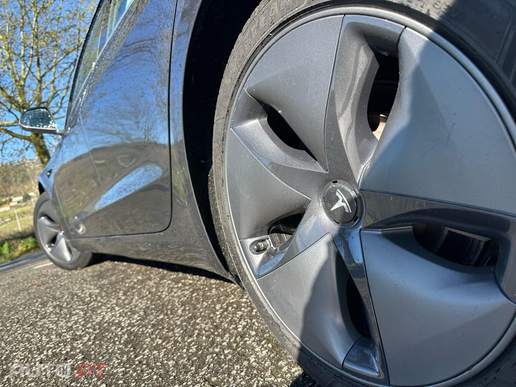 Tesla Model 3 Long-Range Dual Motor AWD
