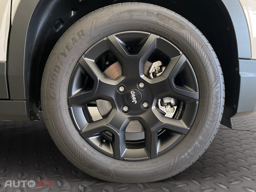 Jeep Avenger 1.2 e-Hybrid Black Edition DCT