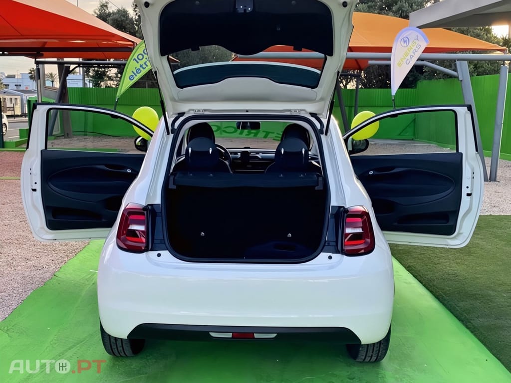 Fiat 500e Action