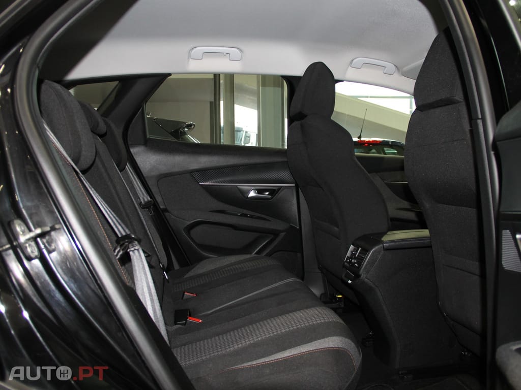 Peugeot 3008 1.5 BlueHDi Active