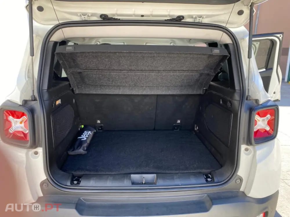 Jeep Renegade 1.6 MJD Sport — fotografia 12