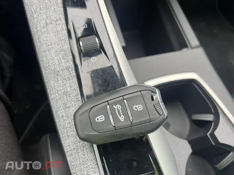 Peugeot E-3008 73 kWh GT