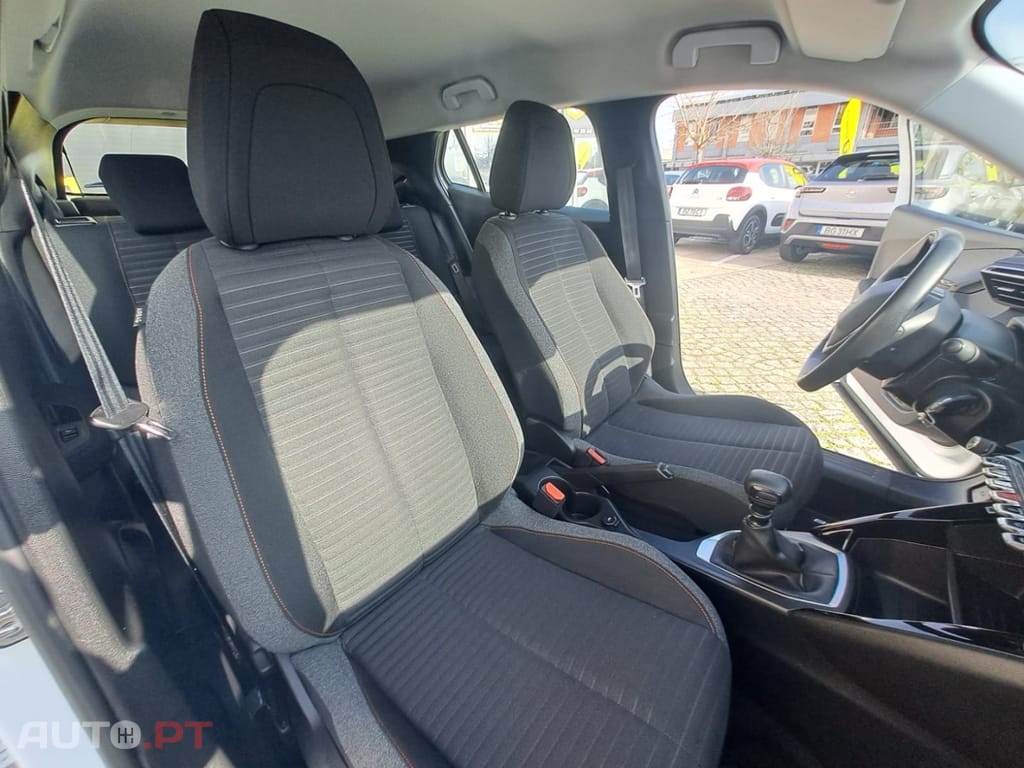 Peugeot 2008 PureTech 100 Active