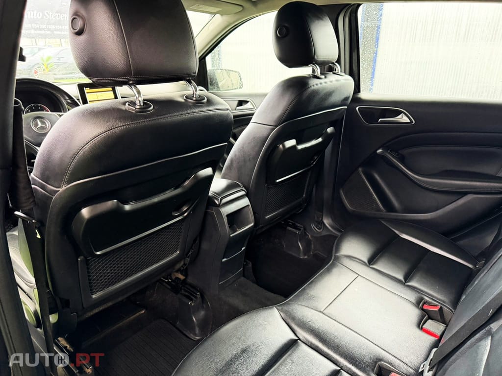 Mercedes-Benz B 180 Bluefficiency