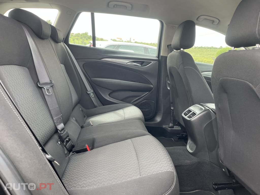 Opel Insignia 1.6 CDTi Selective