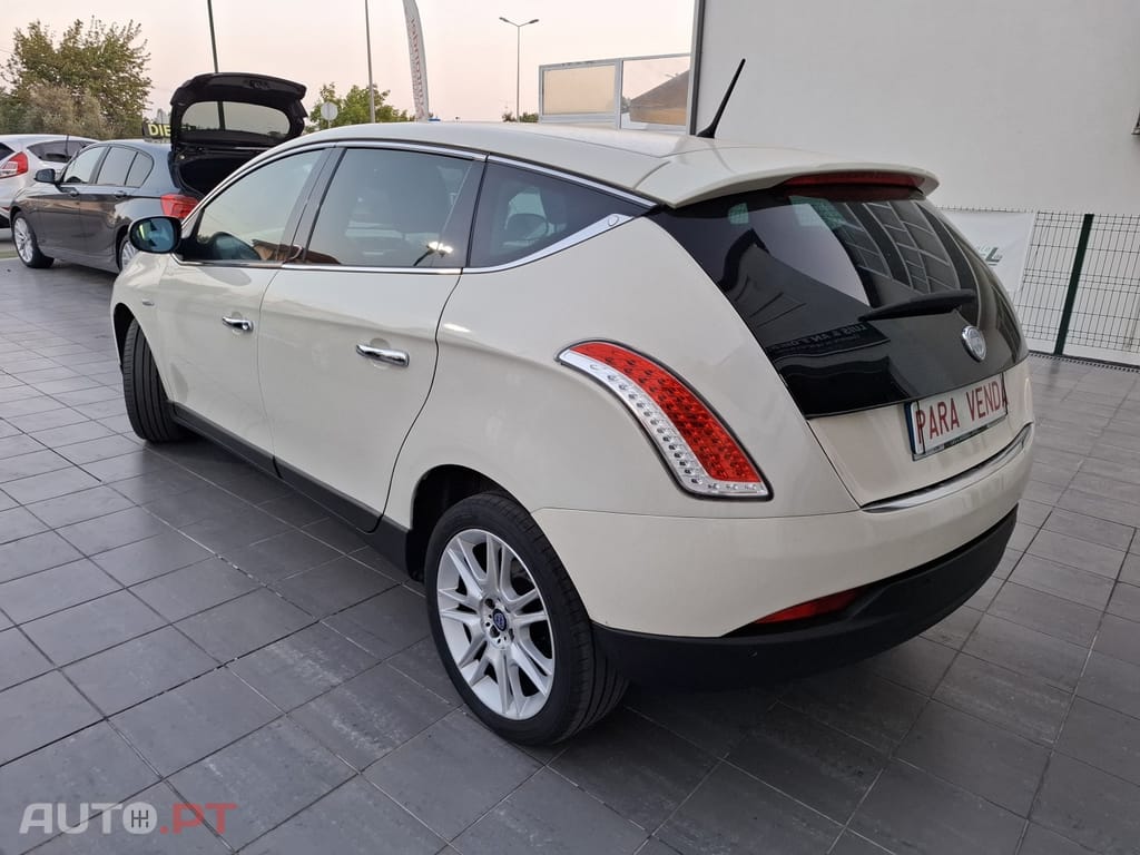 Lancia Delta 1.6 M-Jet Argento