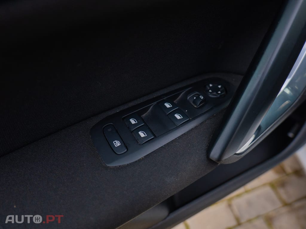 Peugeot 308 1.5 BlueHDi Business Line