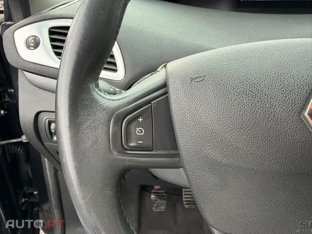 Renault Scénic 1.9 dCi FAP Dynamique
