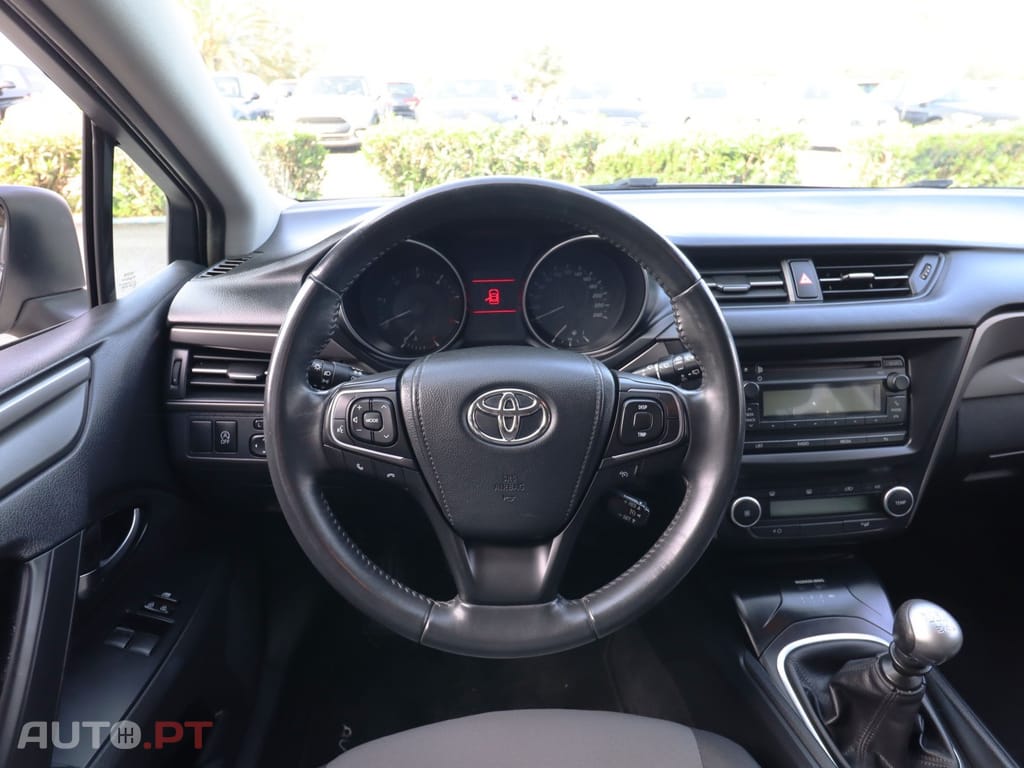 Toyota Avensis Touring Sports 1.6 D-4D Comfort