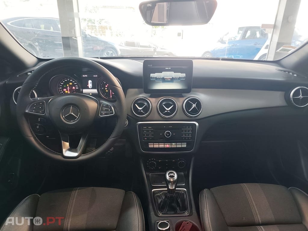 Mercedes-Benz CLA 180 d Urban