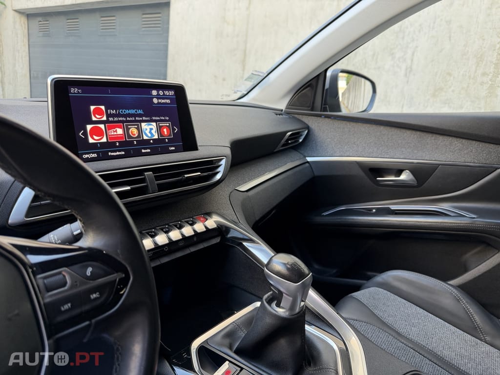 Peugeot 3008 1.2 PureTech Allure J18
