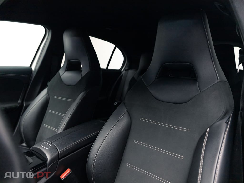 Mercedes-Benz A 250 e AMG Line