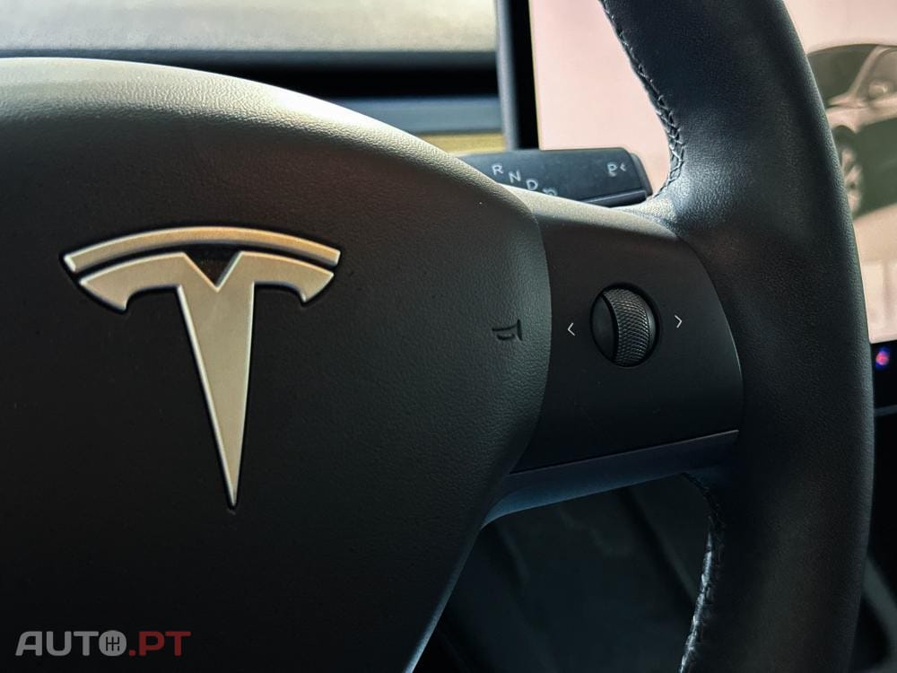 Tesla Model Y Long Range Dual Motor AWD